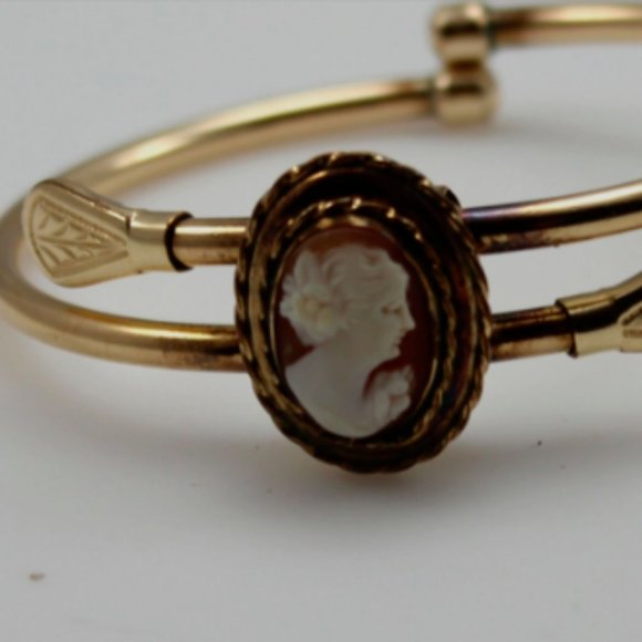 Cameo Victorian Style Bracelet 12k Gold Filled Bates & Bacon - Picture 2 of 2